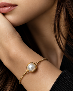 Perlen Armreif Gold, Perlenschmuck Damen, Vergoldeter Edelstahl Armreif, Schmuck Geschenk für Freundin, Geschenk für Frauen zum Geburtstag